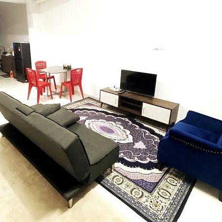 D'Cahaya Homestay 바투 파핫 외부 사진