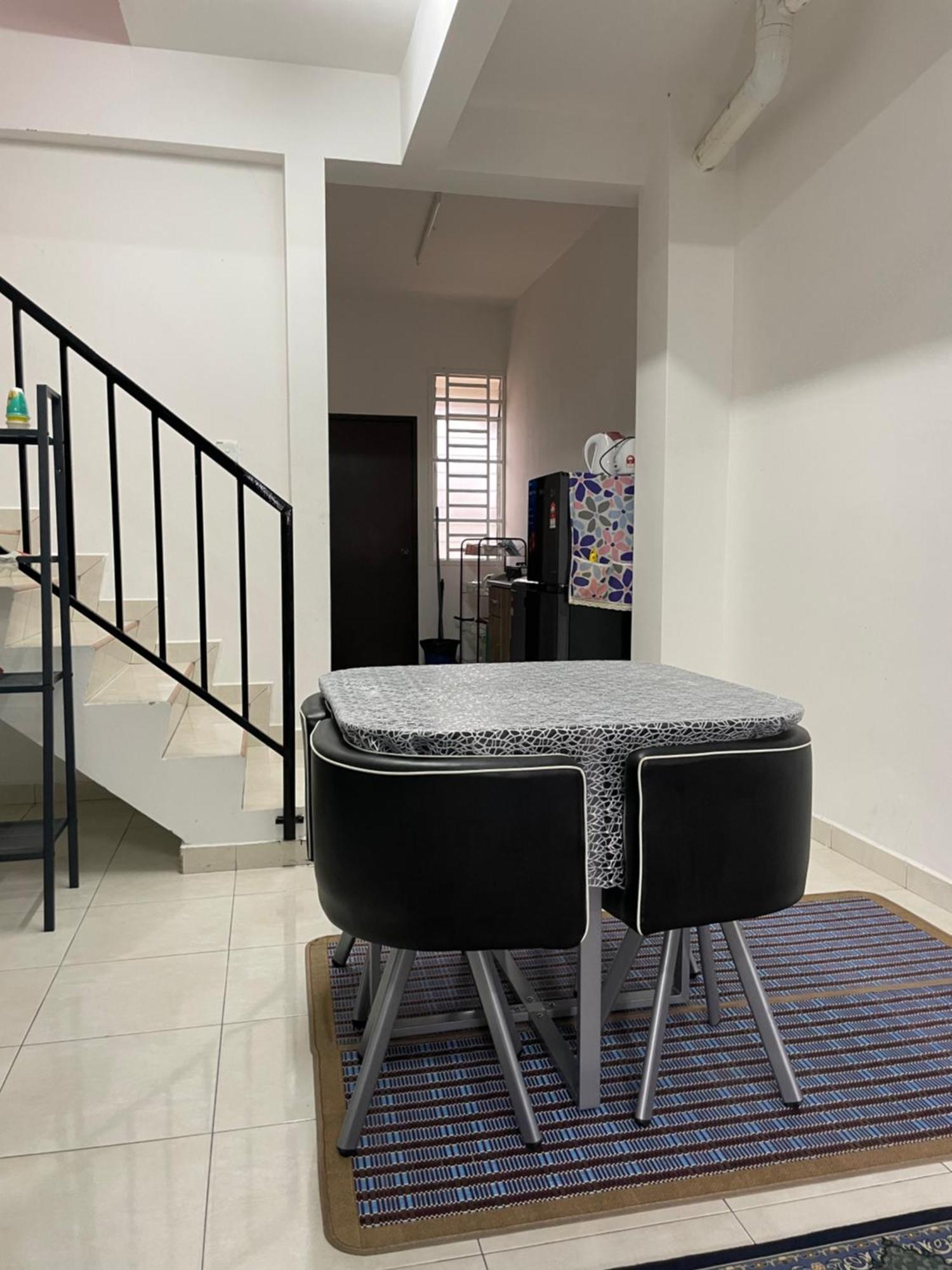 D'Cahaya Homestay 바투 파핫 외부 사진